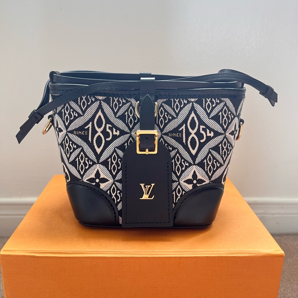 Authentic - Louis Vuitton - Noé purse